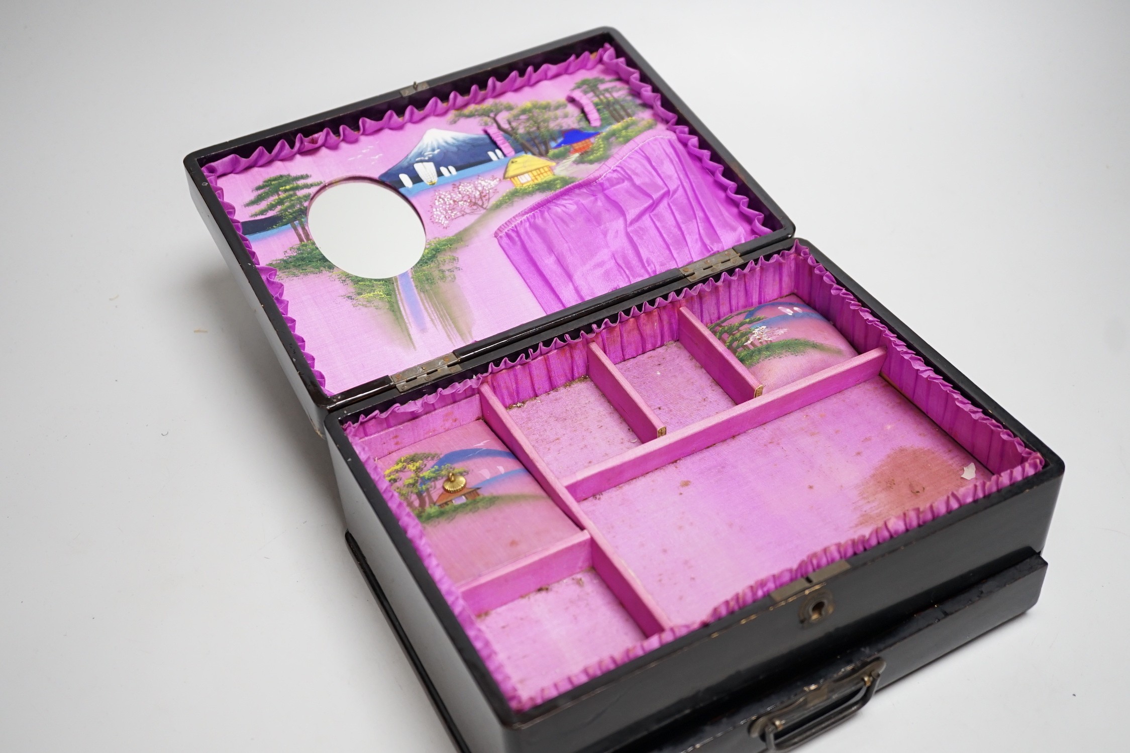 An early 20th century Japanese inlaid jewellery box. 25cm wide